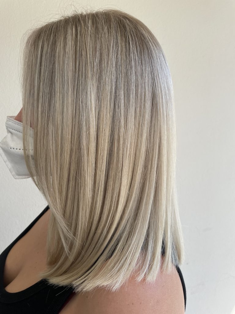 Haarschnitt schulterlang